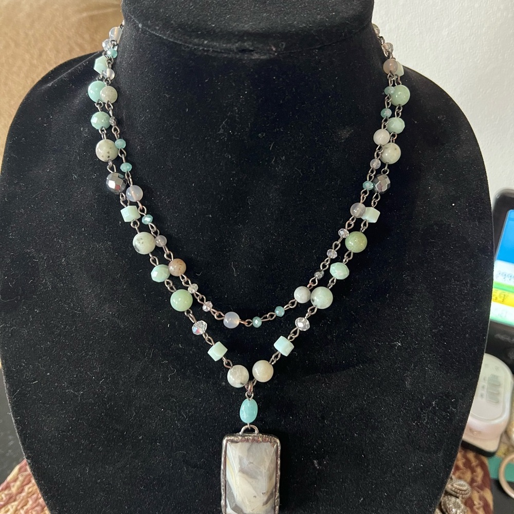 Elegant Green and Silver Beaded Necklace